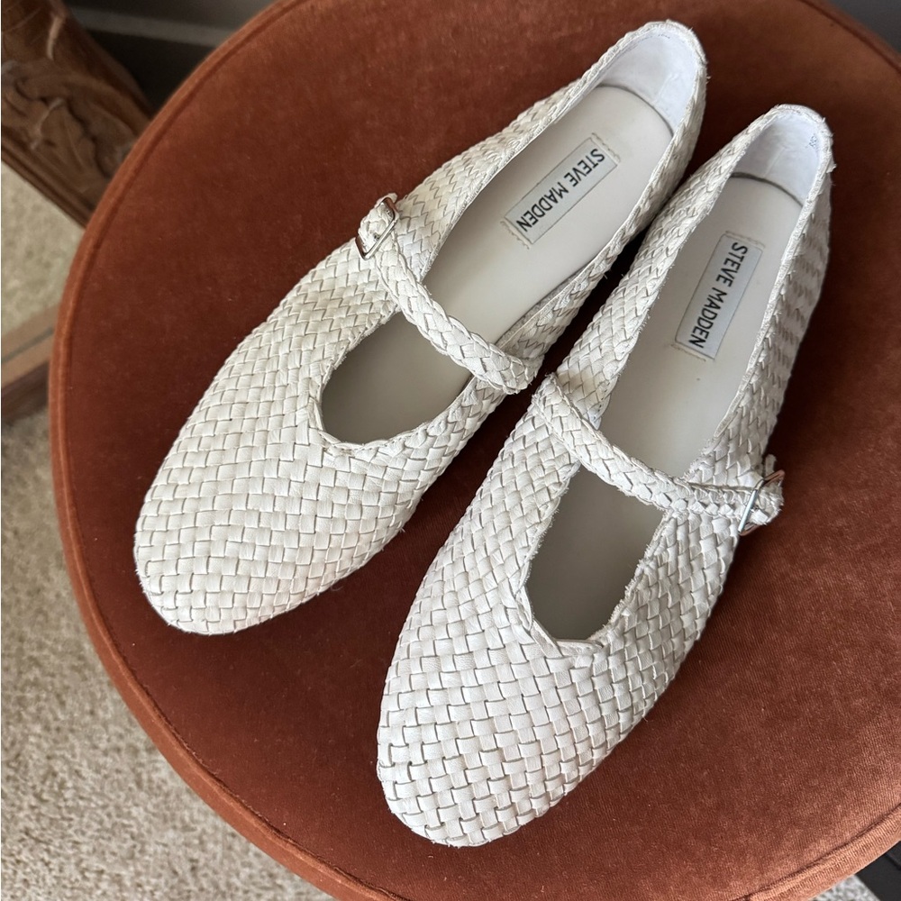 Steve Madden Dreaming Woven Flats - Size 10